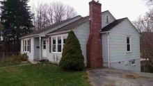 24 N Maryland Ave Mount Hope, WV 25880