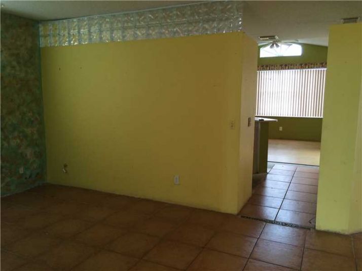 18571 NW 19th St, Hollywood, FL 33029