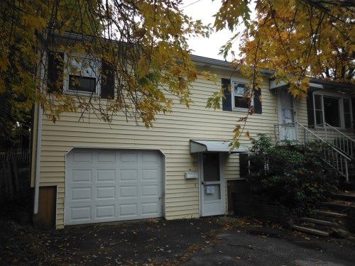 19 Farwell St, Lewiston, ME 04240