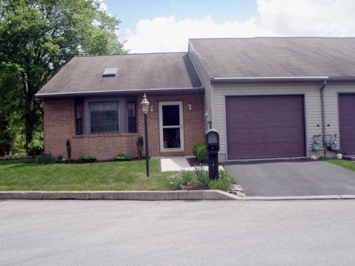 207 Adams Ct, Hanover, PA 17331
