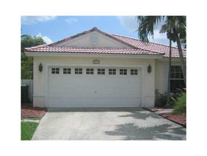 1291 NW 187 AV, Hollywood, FL 33029