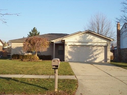 4783 Algonquin Dr, Sterling Heights, MI 48310