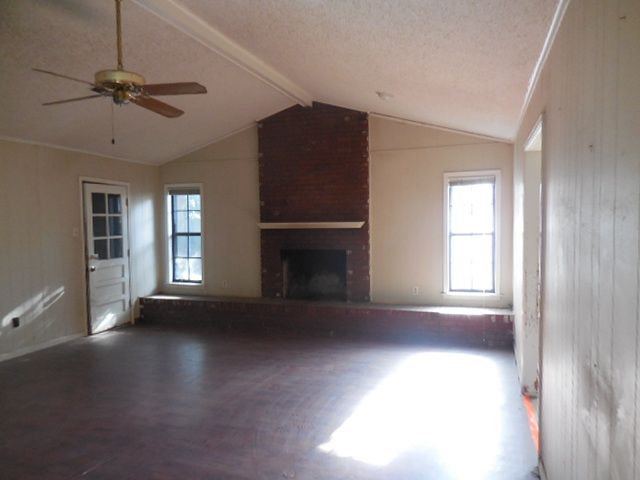 1006 Roselawn Cir, West Memphis, AR 72301