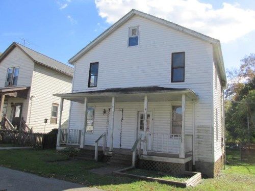6 4th Ave, Point Marion, PA 15474