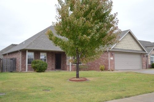 614 Westfield St, Springdale, AR 72762