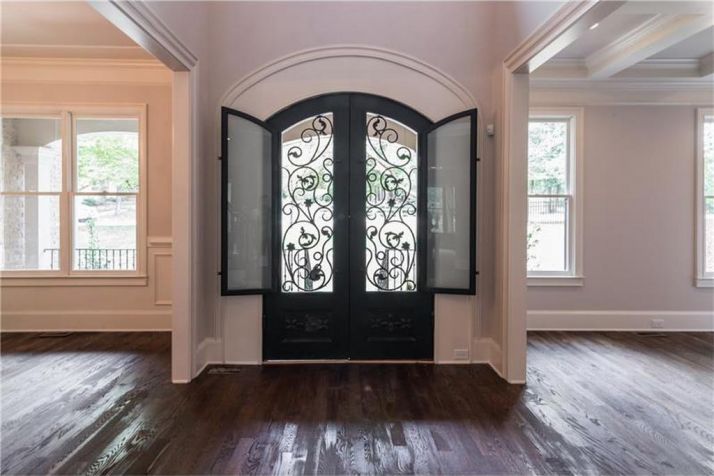 6552 Long Acres Drive Ne, Atlanta, GA 30328