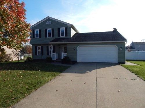 3432 Woodstock Ln, Brunswick, OH 44212