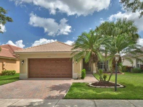 11005 NW 64 DR, Pompano Beach, FL 33076