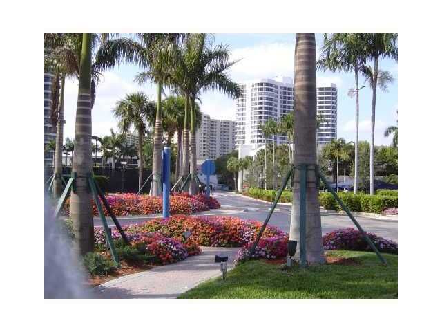 3600 MYSTIC POINTE DR # 710, Miami, FL 33180