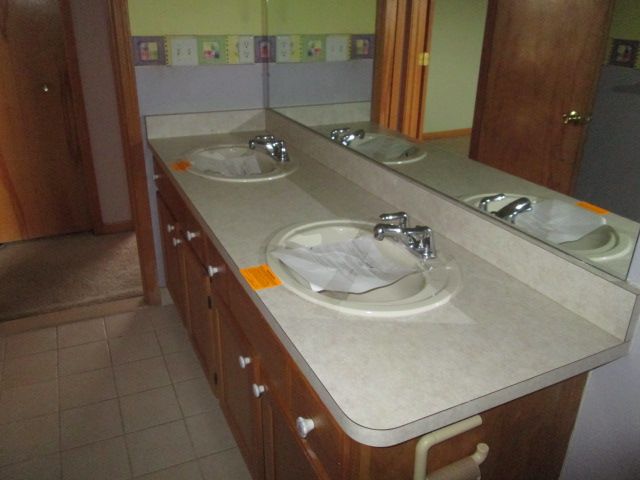 31671 Hiddenbrook Dr, New Baltimore, MI 48047