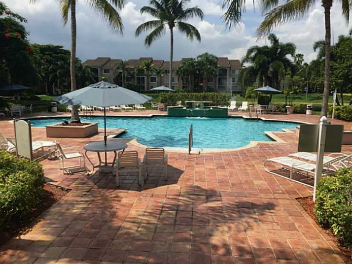 12112 ST ANDREWS PL # 105, Hollywood, FL 33025