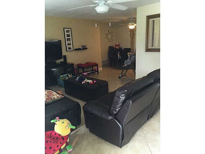 2109 32ND AV, Hollywood, FL 33021