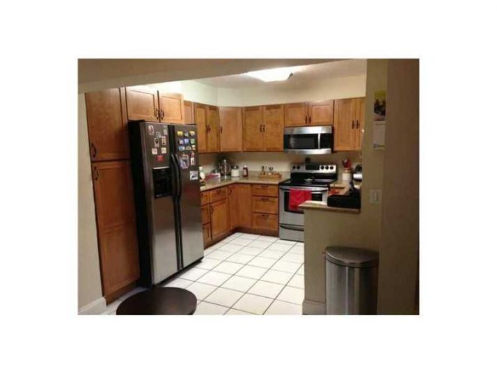 20904 LEEWARD CT # 228-2, Miami, FL 33180