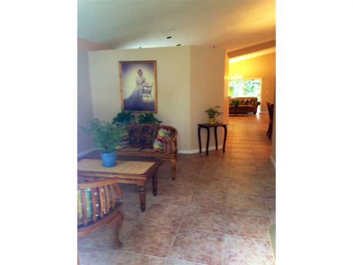 226 SW 206 AV, Hollywood, FL 33029