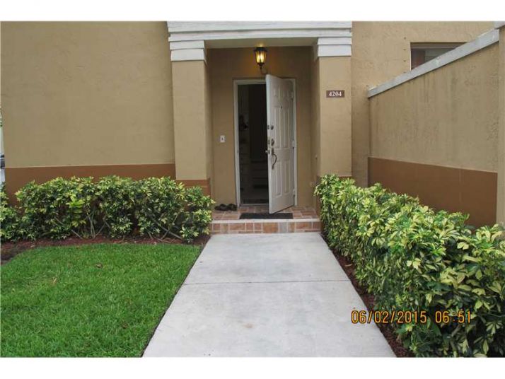 4204 SW 156 AV # 150, Hollywood, FL 33027