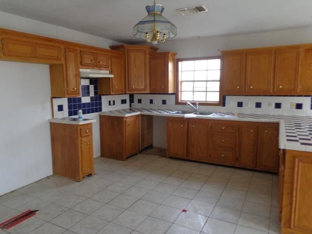 408 W 4th St, Post, TX 79356