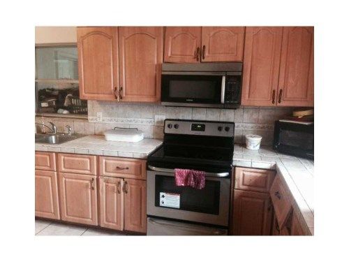 2836 ISLAND DR, Hollywood, FL 33023