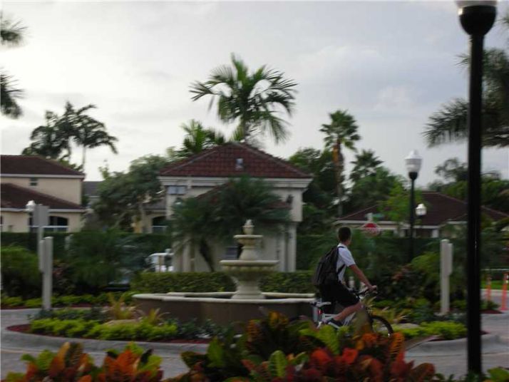 3125 128TH AV # 3125, Hollywood, FL 33027