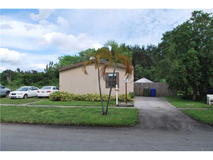 111 NW 217 TE, Hollywood, FL 33029