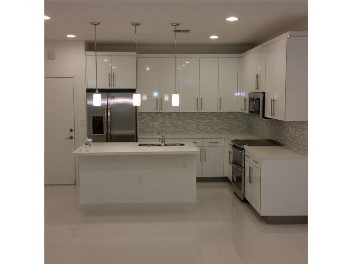 2630 NE 213 STREET # 104, Miami, FL 33180