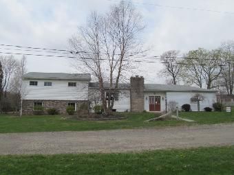 142 Field Ln, Elton, PA 15934