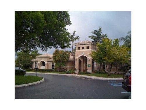 15553 SW 25 ST, Hollywood, FL 33027