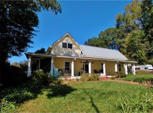 245 E Water Street, Clarkesville, GA 30523