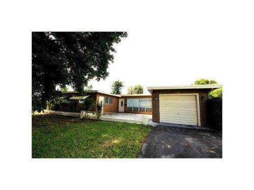 1323 W River Dr, Pompano Beach, FL 33063