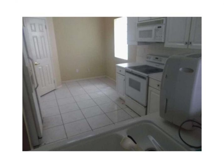 15861 SW 14 ST, Hollywood, FL 33027