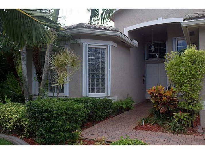 18504 SW 47 CT, Hollywood, FL 33029