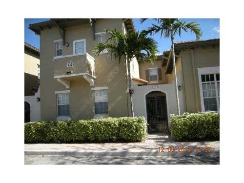 831 SW 146 TE # 5, Hollywood, FL 33027
