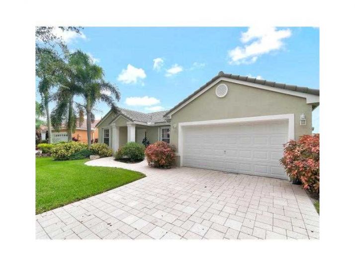 13011 SW 19 DR, Hollywood, FL 33027