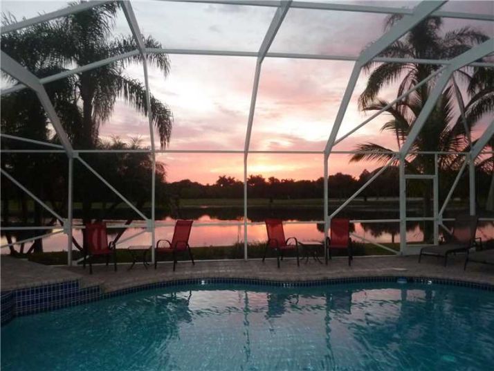 620 LAUREL LN W, Hollywood, FL 33027