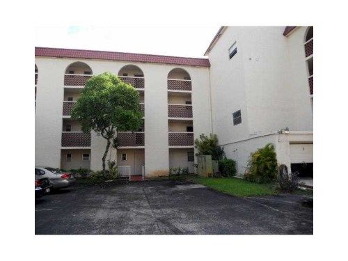 3251 HOLIDAY SPRINGS BL # 104, Pompano Beach, FL 33063