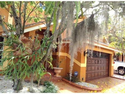 971 SW 98 AV, Hollywood, FL 33025