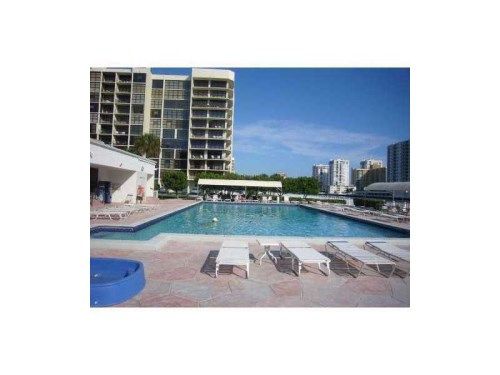 400 LESLIE DR # 825, Hallandale, FL 33009