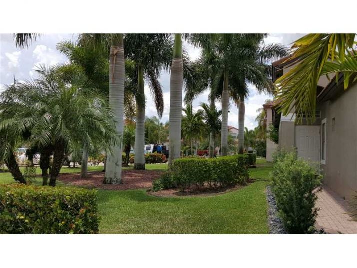 19230 NW 12 MNR, Hollywood, FL 33029