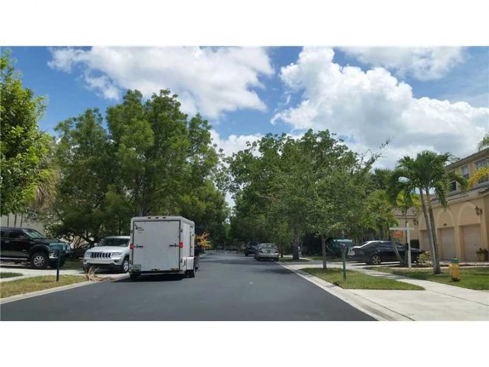 4966 SW 162ND AV, Hollywood, FL 33027