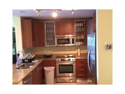 1945 S Ocean Dr # M5, Hallandale, FL 33009
