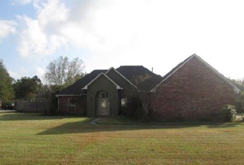 9862 Loblolly Pines Ln, Denham Springs, LA 70726