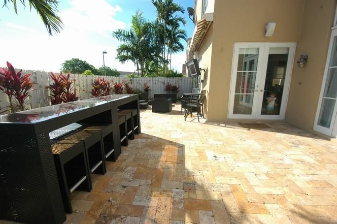 4941 SW 150 AV, Hollywood, FL 33027