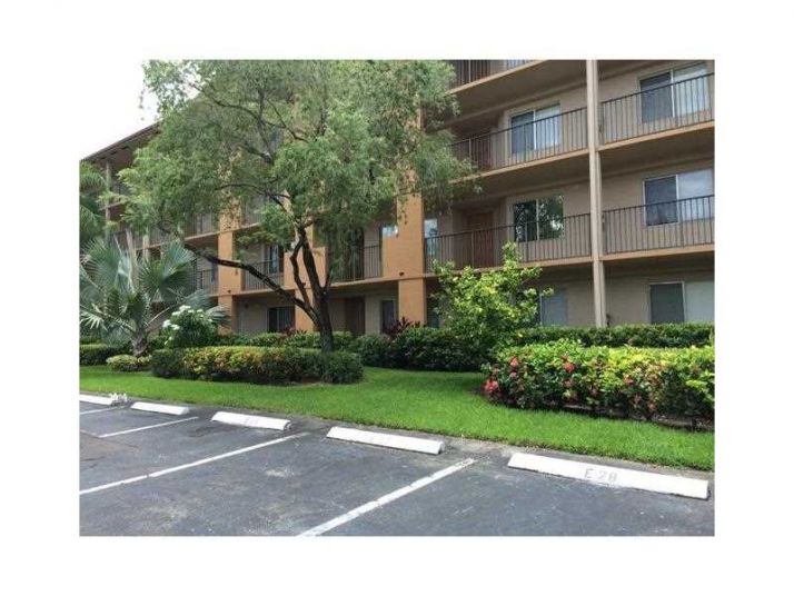 12550 SW 15 ST # 110E, Hollywood, FL 33027