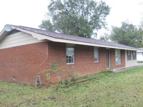 902 W Hinton Ave, Lumberton, MS 39455