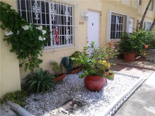 3979 W 9 CT # 23, Hialeah, FL 33012