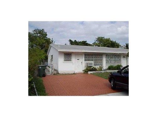 1005 SW 3 ST, Hallandale, FL 33009