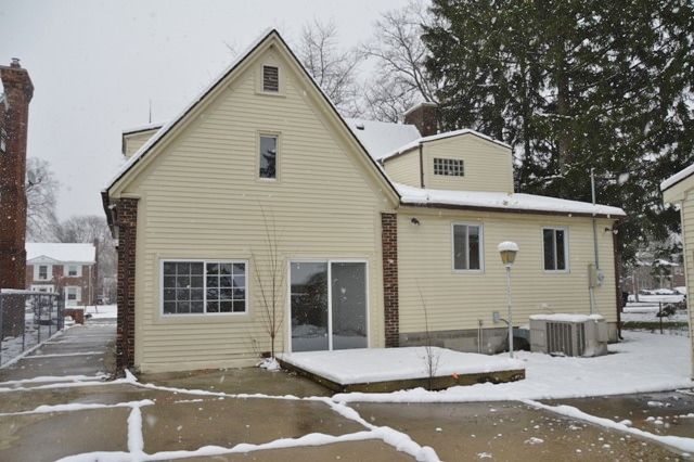 15933 Glastonbury Ave, Detroit, MI 48223