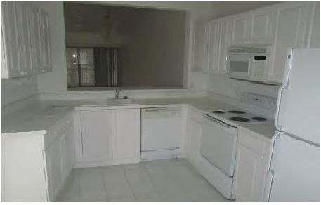 9060 Michael Circle 410, Naples, FL 34113