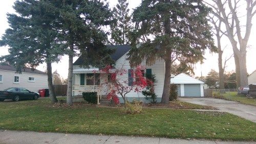 27324 Edward St, Roseville, MI 48066