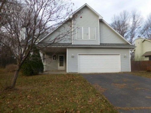 6925 Glenview Ln, Circle Pines, MN 55014