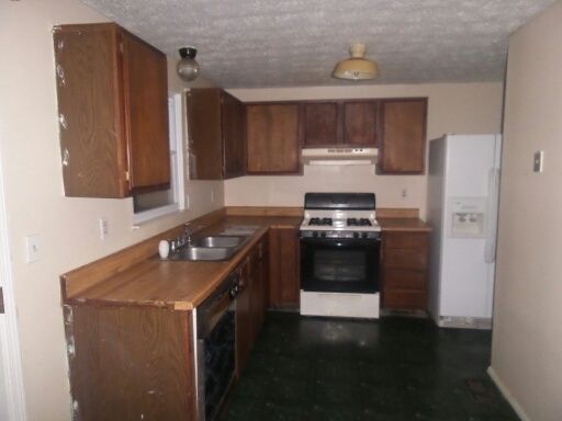 1887 Madras Ct, Lithonia, GA 30058